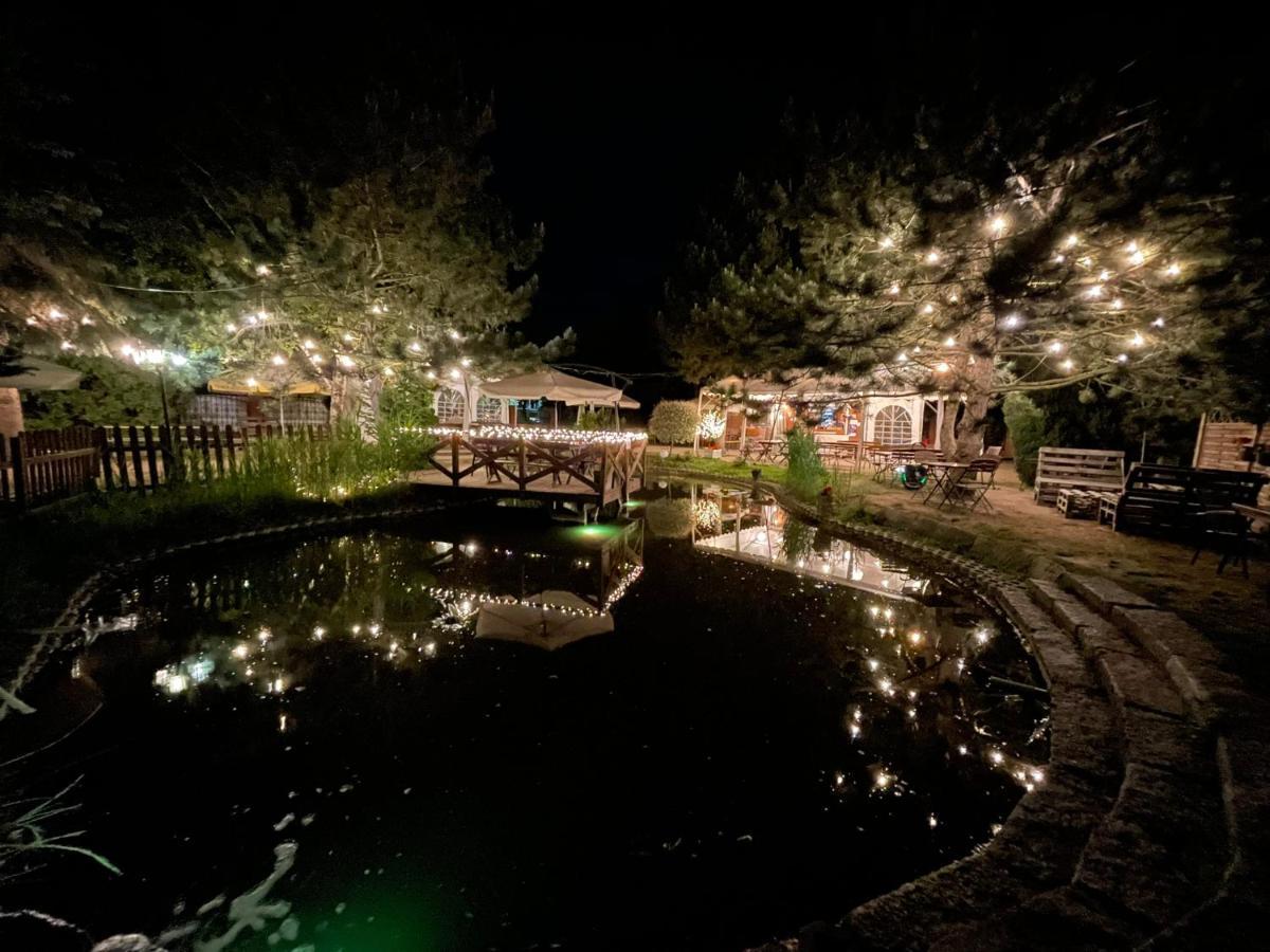 Hotel Garden Oleśnica Exteriör bild